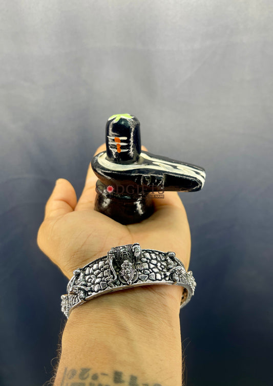 ๐๐ข๐ฅ๐ฏ๐๐ซ ๐๐ฅ๐๐ญ๐๐ ๐๐๐ฆ ๐๐ง๐ ๐๐๐ง๐ฎ๐ฆ๐๐ง๐ฃ๐ข ๐๐๐๐