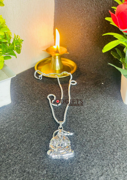 𝐌𝐚𝐫𝐮𝐭𝐢 𝐍𝐚𝐧𝐝𝐚𝐧 𝐒𝐢𝐥𝐯𝐞𝐫-𝐏𝐥𝐚𝐭𝐞𝐝 𝐏𝐞𝐧𝐝𝐚𝐧𝐭 𝐰𝐢𝐭𝐡 𝐂𝐡𝐚𝐢𝐧