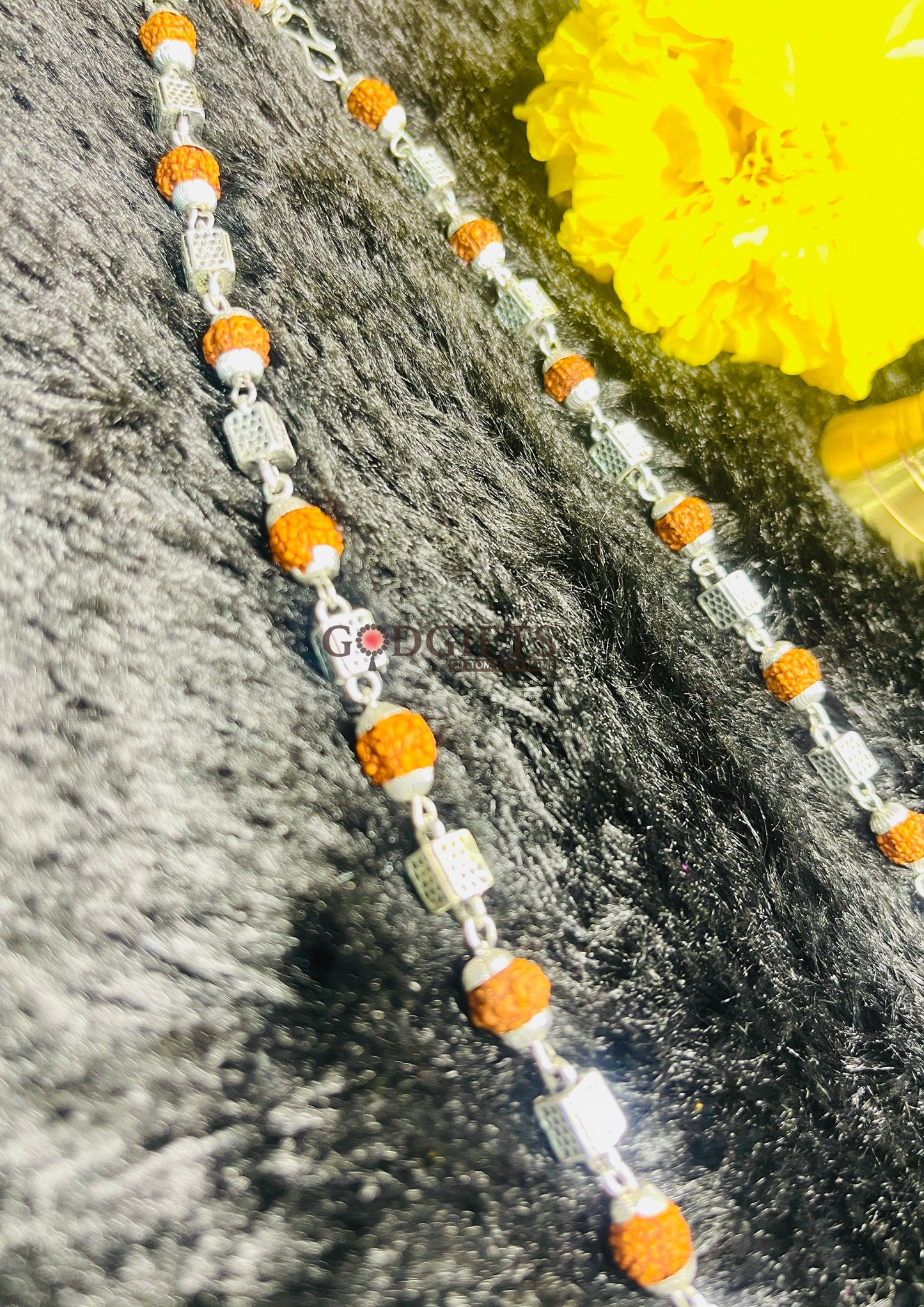 𝐒𝐩𝐢𝐫𝐢𝐭𝐮𝐚𝐥 𝐒𝐢𝐥𝐯𝐞𝐫 𝐂𝐚𝐩 𝐑𝐮𝐝𝐫𝐚𝐤𝐬𝐡𝐚 𝐌𝐚𝐥𝐚 𝐰𝐢𝐭𝐡 𝐒𝐢𝐥𝐯𝐞𝐫 𝐁𝐞𝐚𝐝𝐬